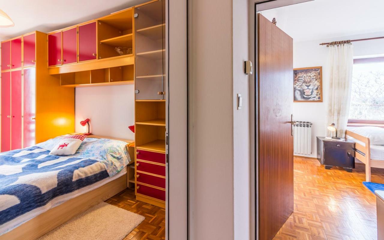Three-Bedroom Apartment Meden Pomer Esterno foto