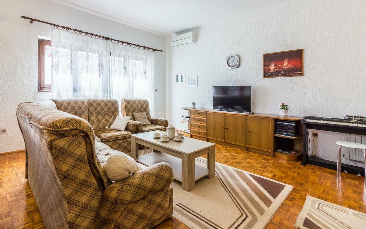 Three-Bedroom Apartment Meden Pomer Esterno foto