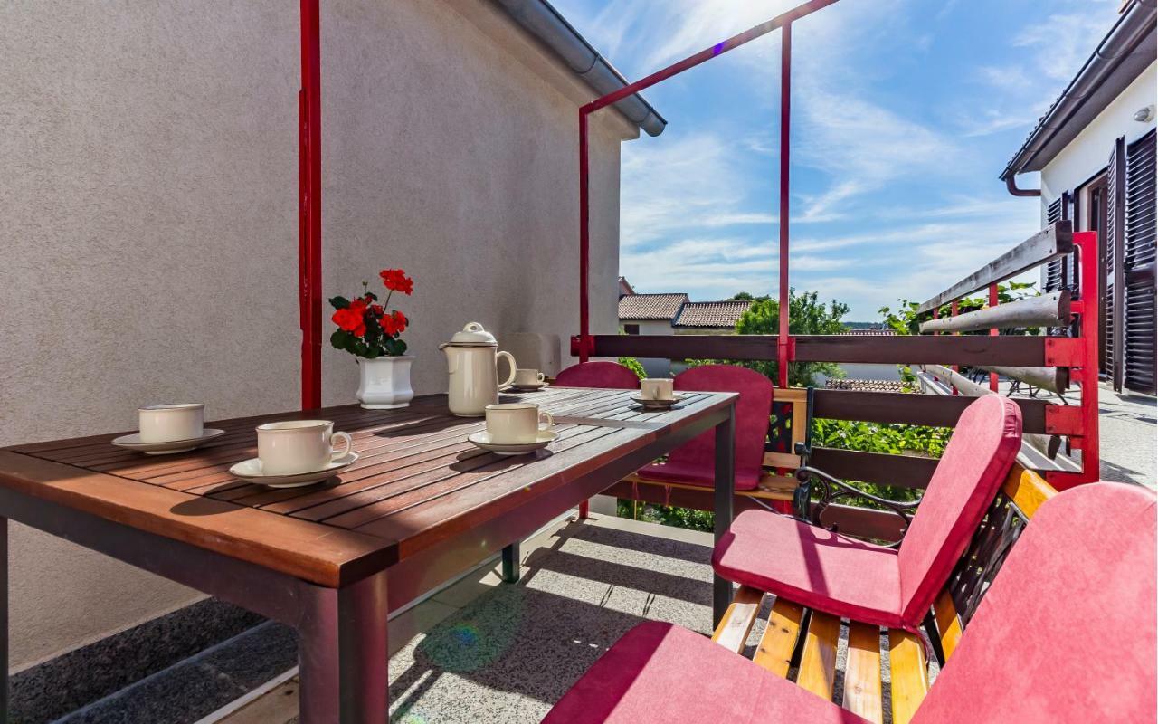 Three-Bedroom Apartment Meden Pomer Esterno foto