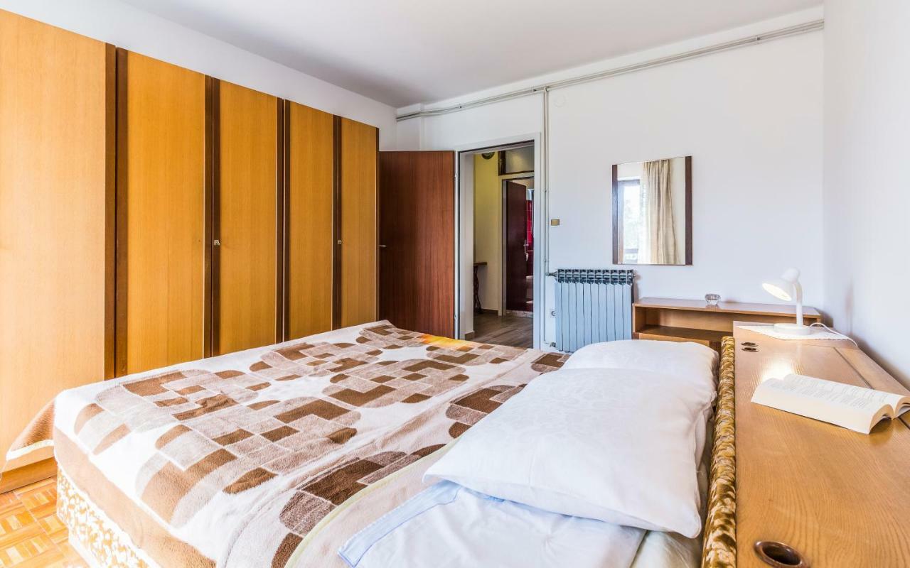 Three-Bedroom Apartment Meden Pomer Esterno foto