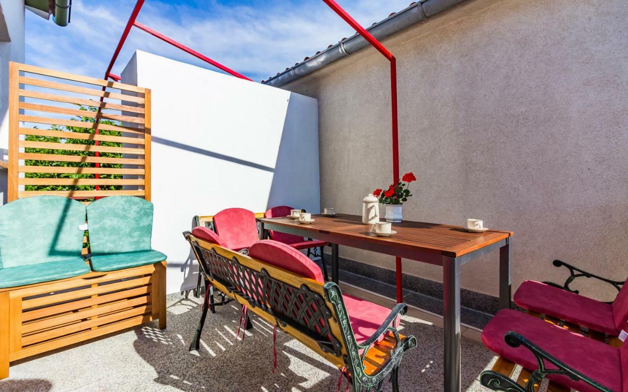 Three-Bedroom Apartment Meden Pomer Esterno foto