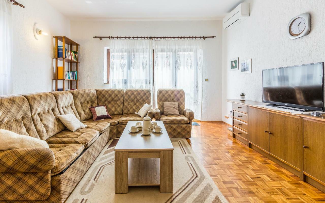 Three-Bedroom Apartment Meden Pomer Esterno foto